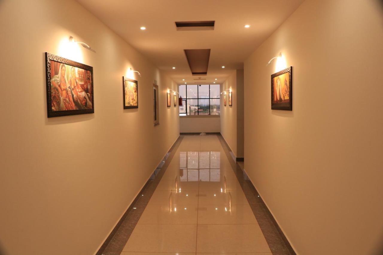 بهوي Hotel Viraj Residency المظهر الخارجي الصورة