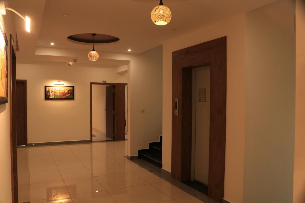 بهوي Hotel Viraj Residency المظهر الخارجي الصورة
