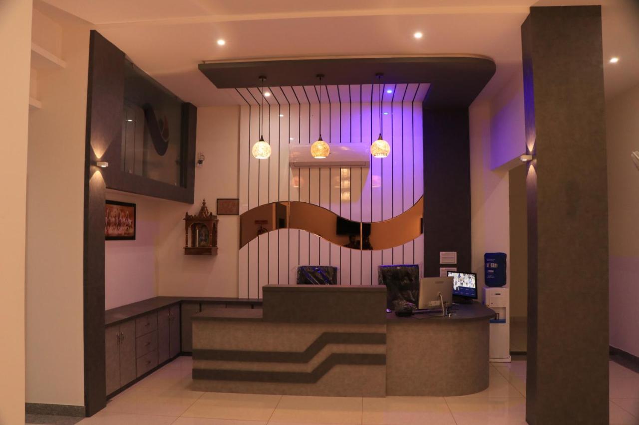 بهوي Hotel Viraj Residency المظهر الخارجي الصورة