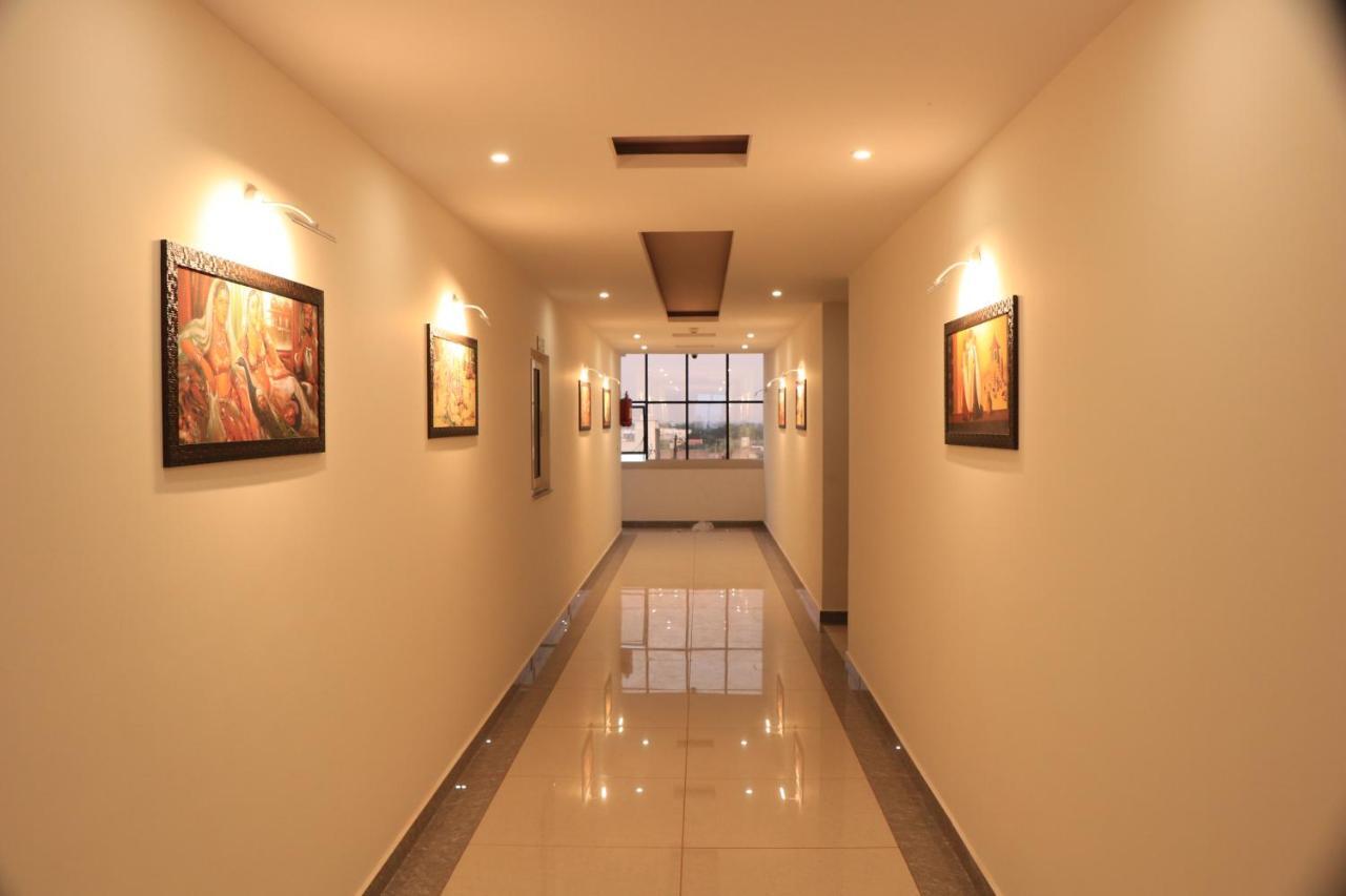بهوي Hotel Viraj Residency المظهر الخارجي الصورة