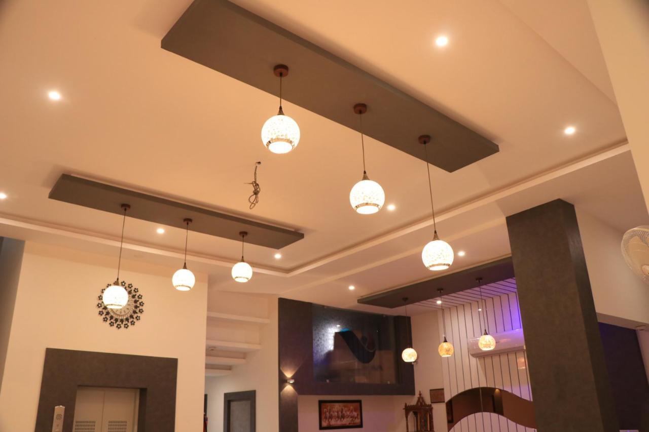 بهوي Hotel Viraj Residency المظهر الخارجي الصورة
