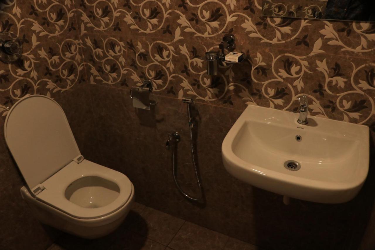 بهوي Hotel Viraj Residency المظهر الخارجي الصورة